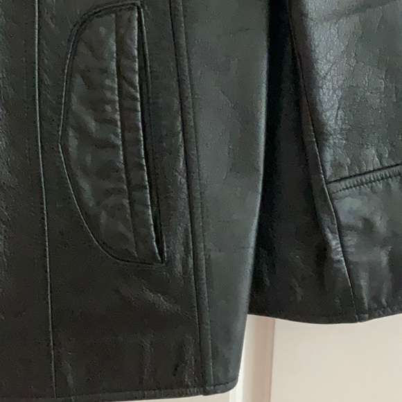 Vintage Wilson’s black leather jacket - Picture 3 of 8